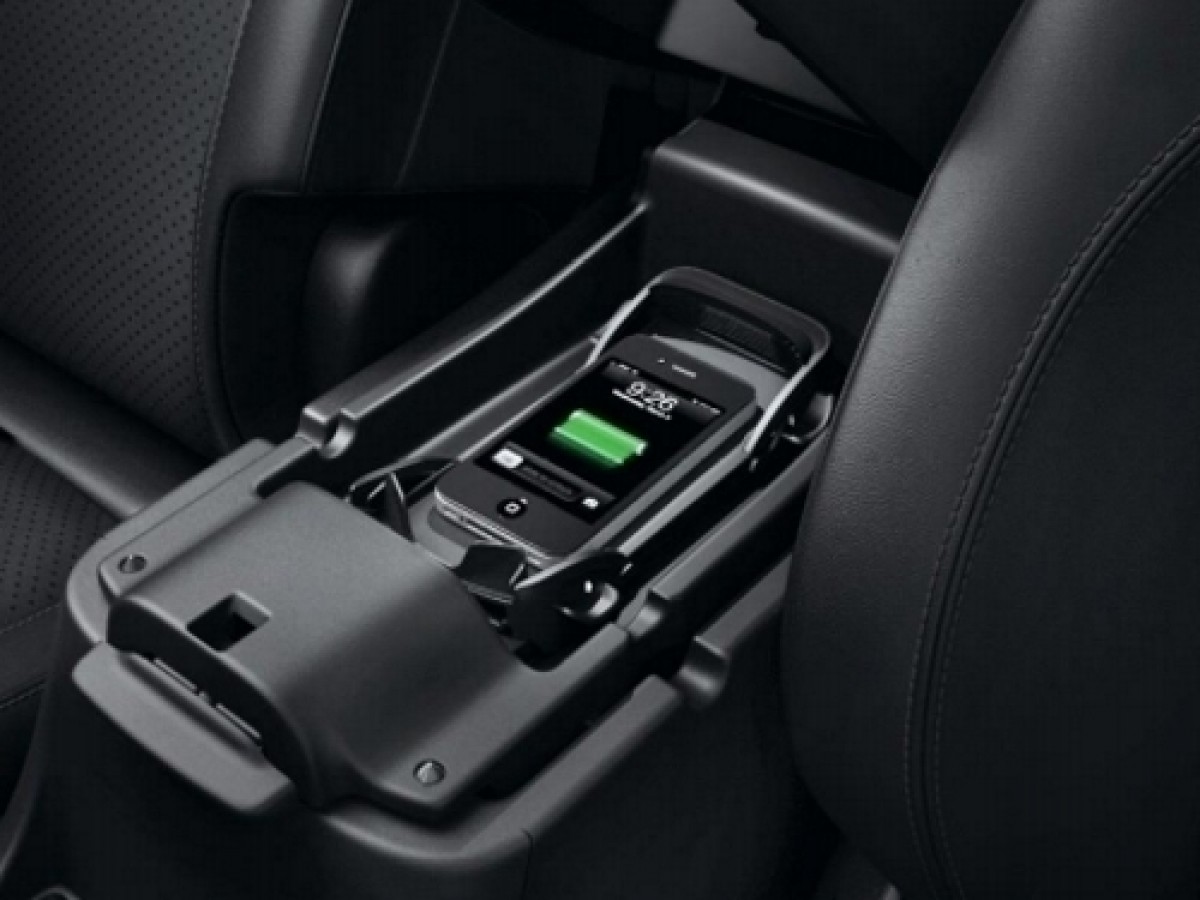 Genuine Jeep Wireless Phone Charger 82214000ab JeepsAreUs